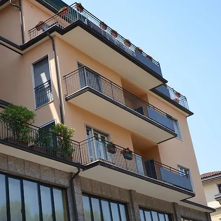 Center Station Pensión Bérgamo